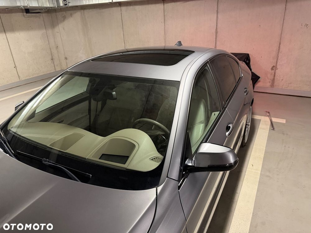 BMW Seria 5 535i xDrive - 11
