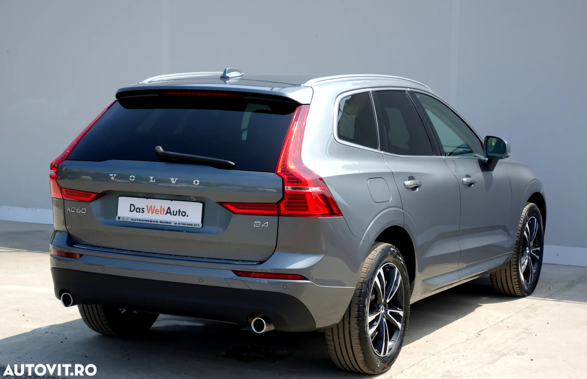 Volvo XC 60 B4 MHEV AT8 FWD Momentum - 2