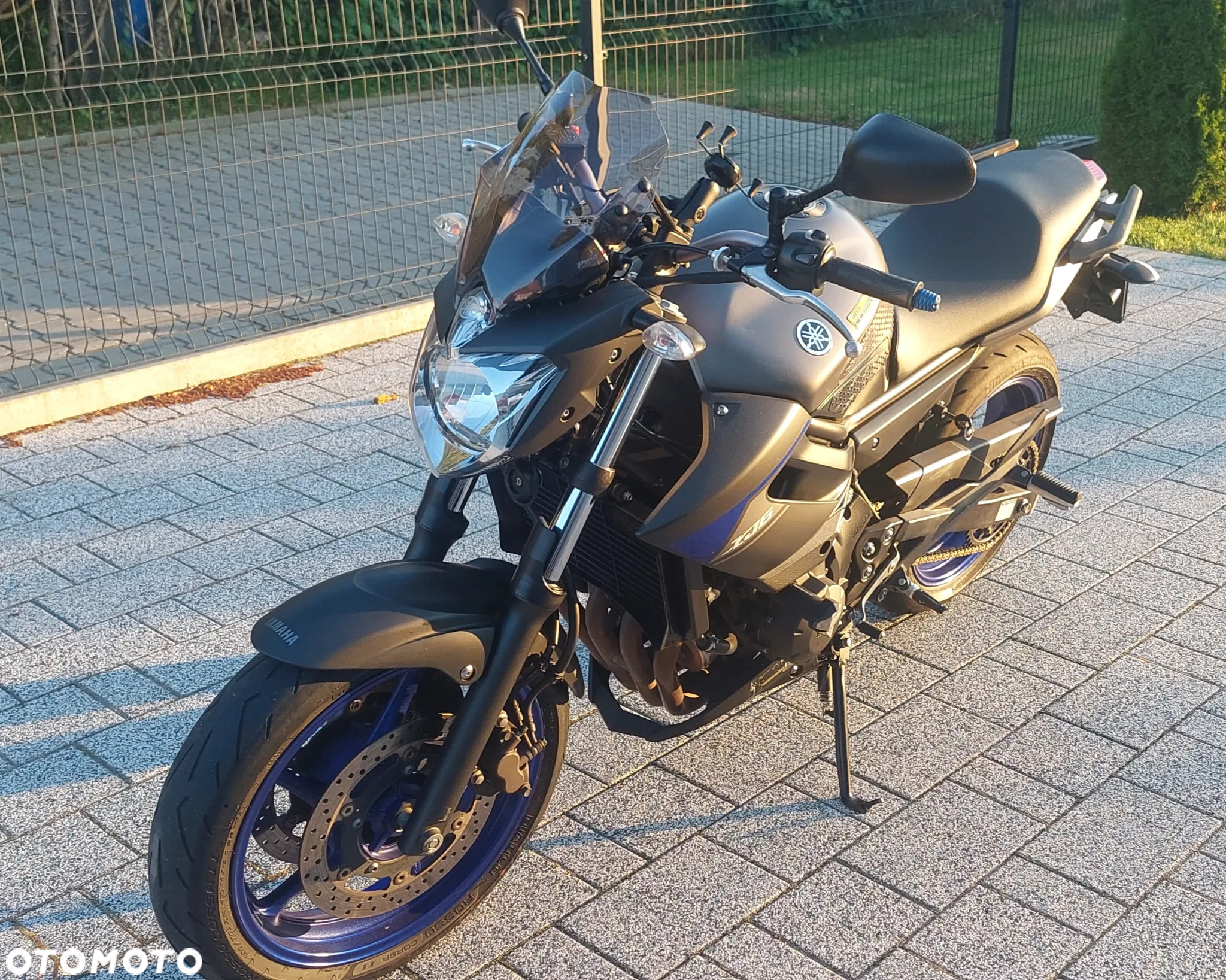 Yamaha XJ - 12