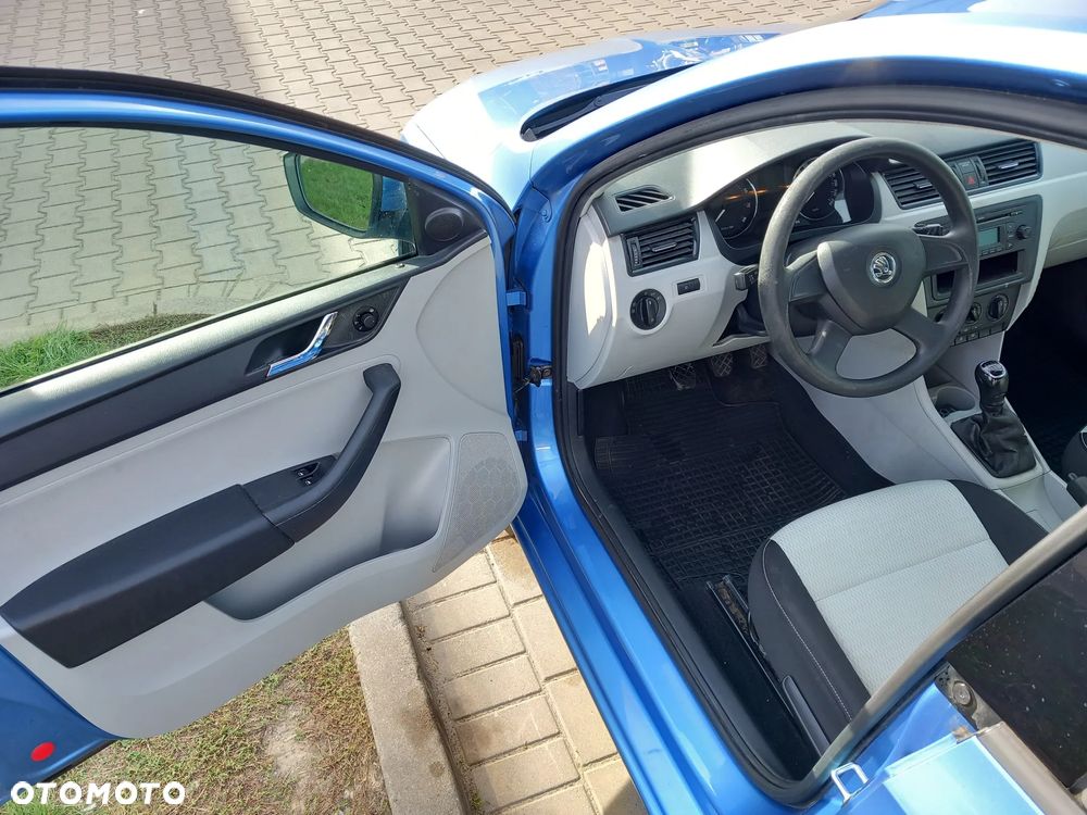 Skoda RAPID 1.2 TSI Ambition - 8