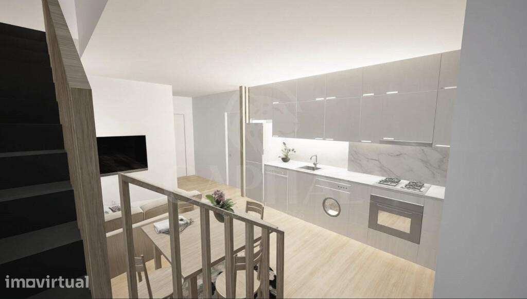 ✨ T3 Duplex de Charme em Prédio Centenário Totalmente Recuperado – Cen - Grande imagem: 2/10