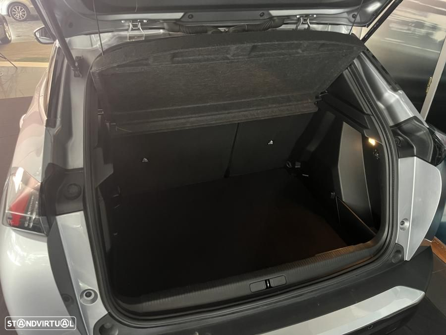 Peugeot 2008 1.2 PureTech Active Pack - 11