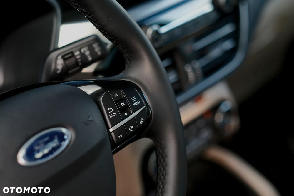 Ford Kuga - 25
