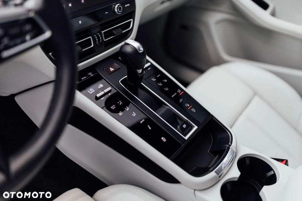 Porsche Macan Standard - 23