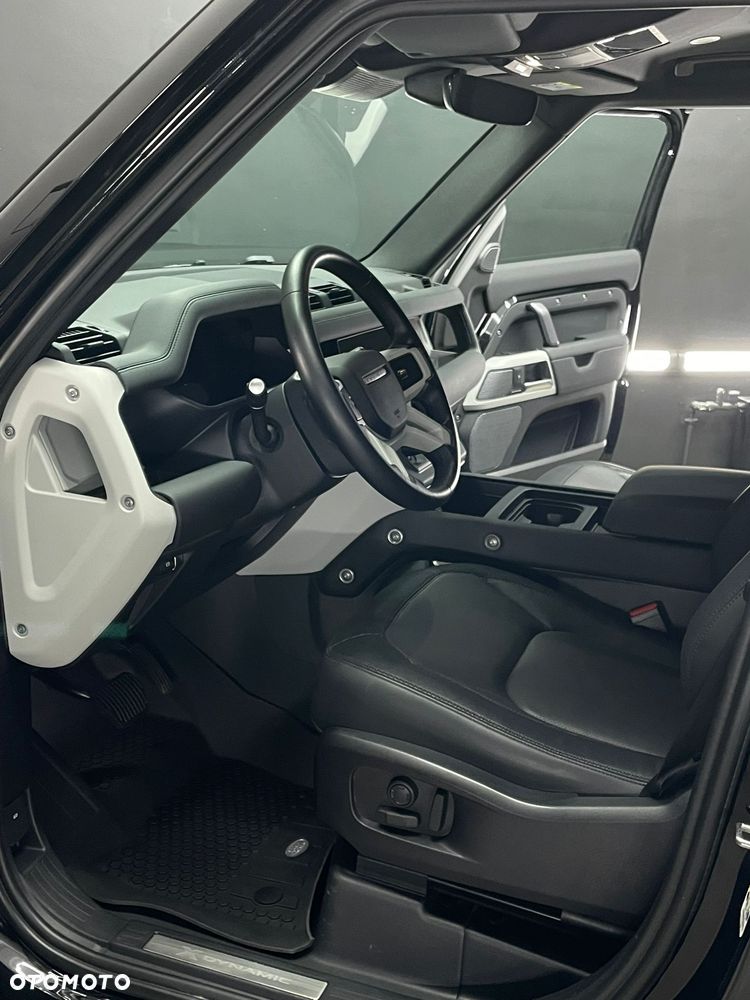 Land Rover Defender - 17