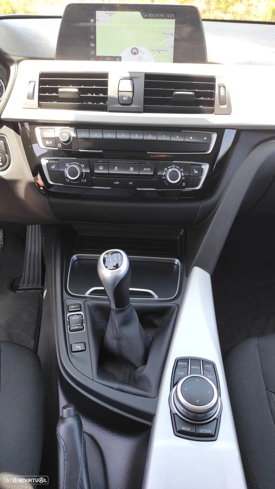 BMW 318 d Blue Performance - 25