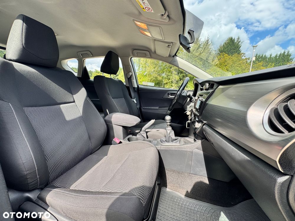 Toyota Auris 1.6 Prestige - 13