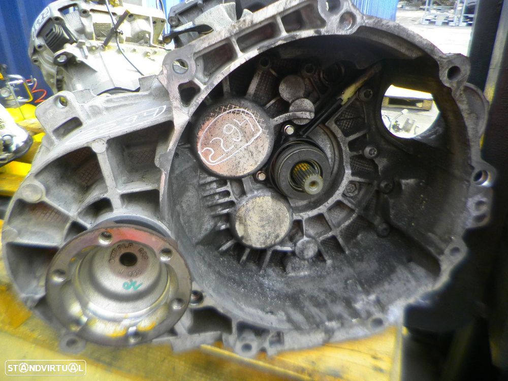 Caixa Velocidades PDT VW GOLF 7 2013 2.0TDI 184CV 5P PRETO DIESEL 6V - 2