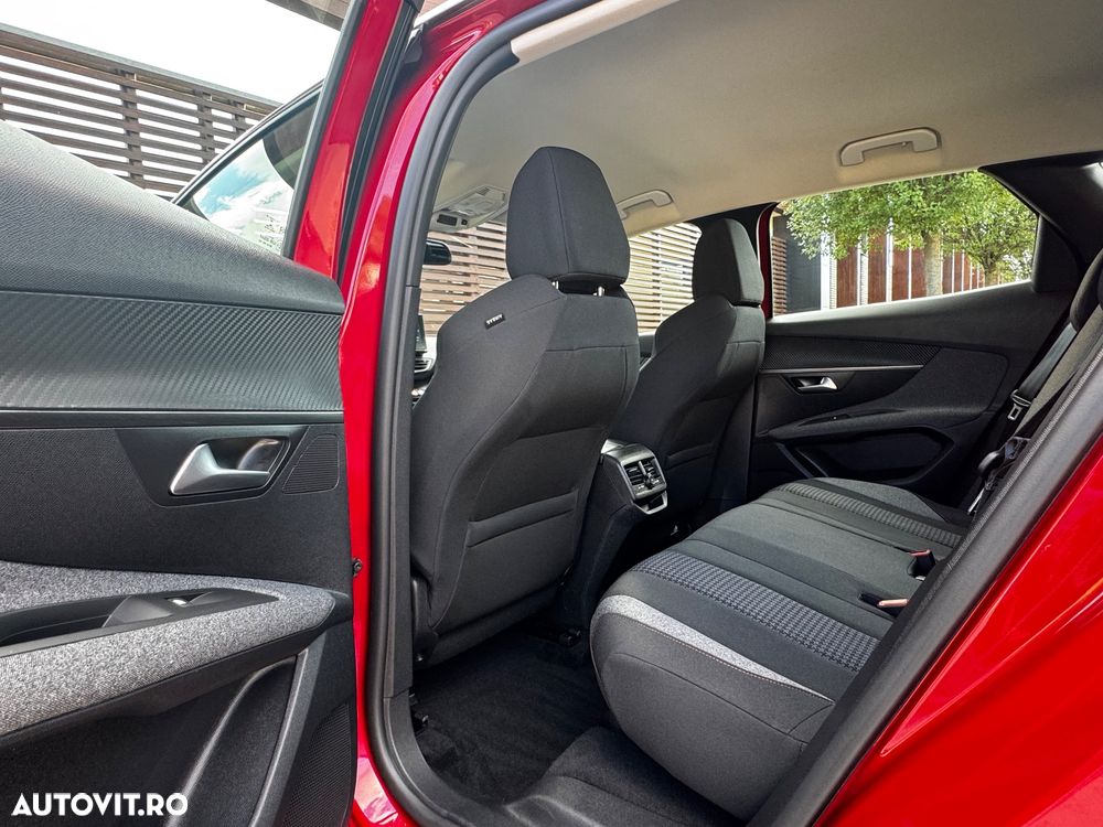 Peugeot 3008 1.2 PureTech 130 EAT8 Allure Pack - 16