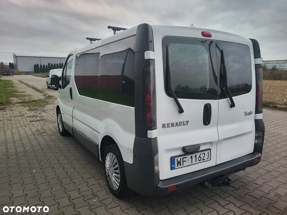 Renault Trafic Passenger - 14