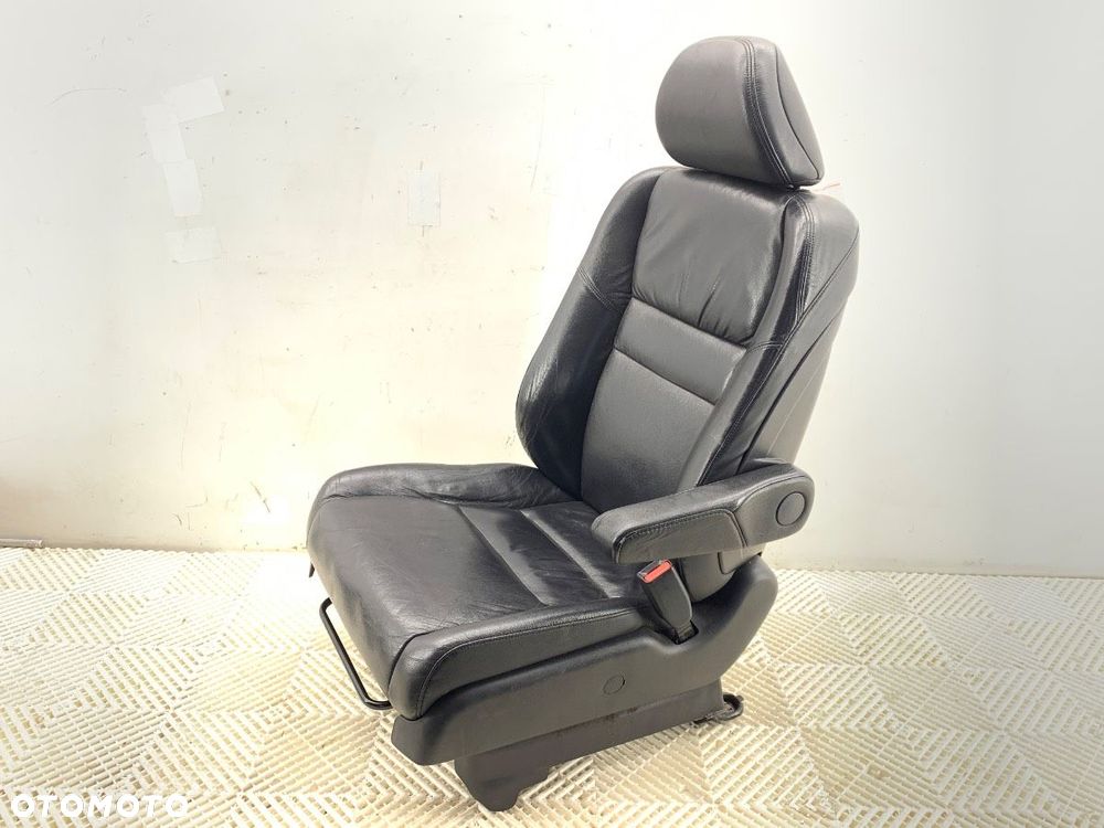 FOTEL PRAWY PRZÓD HONDA CR-V III (RE_) 2006 - 2022 2.2 i-CTDi 4WD (RE6) 103 kW [140 KM] olej - 4