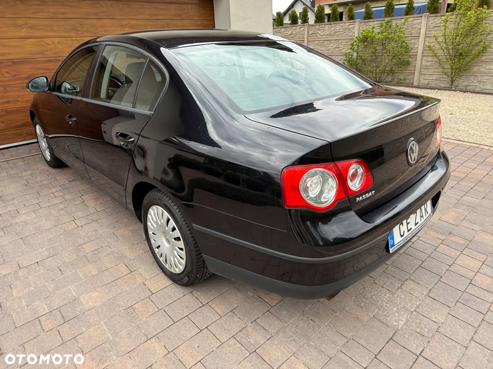 Volkswagen Passat - 4