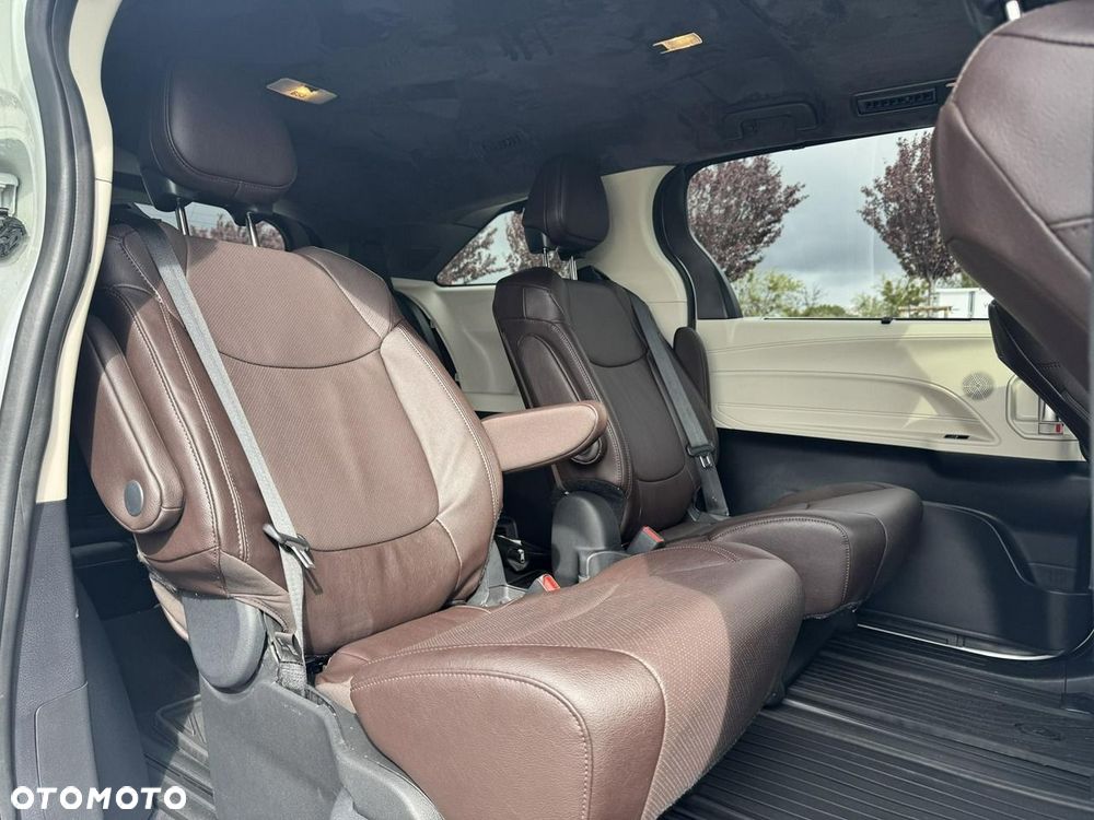 Toyota Sienna - 15