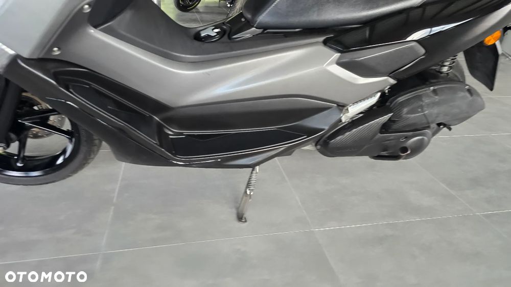 Yamaha NMAX - 7