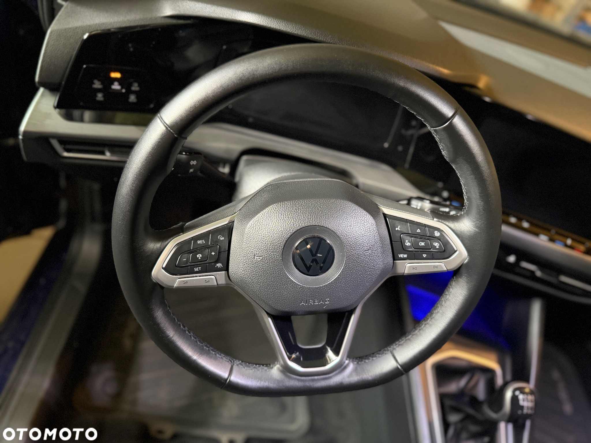 Volkswagen Golf - 10