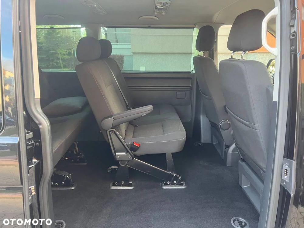Volkswagen Caravelle - 21