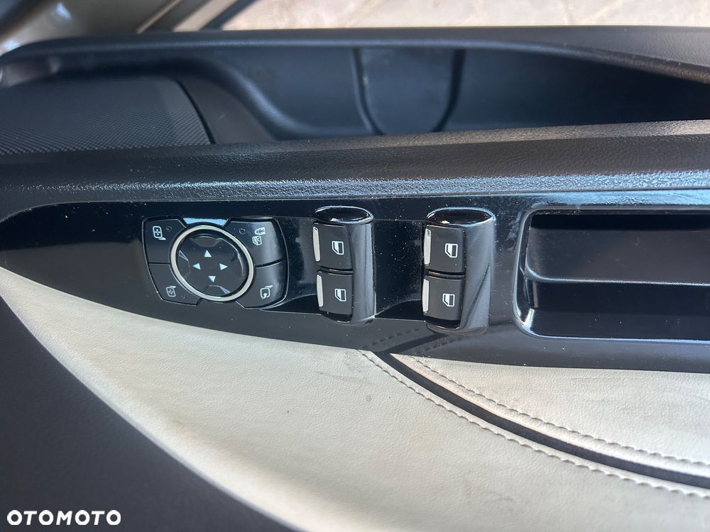 Ford Mondeo - 30