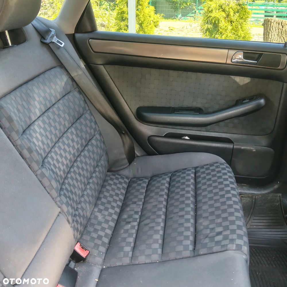 Audi A6 Limousine 2.4 - 13