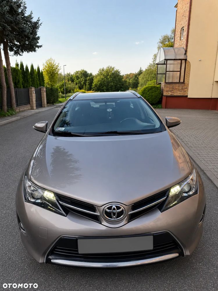 Toyota Auris 1.6 Premium - 3