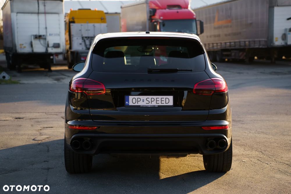Porsche Cayenne - 2