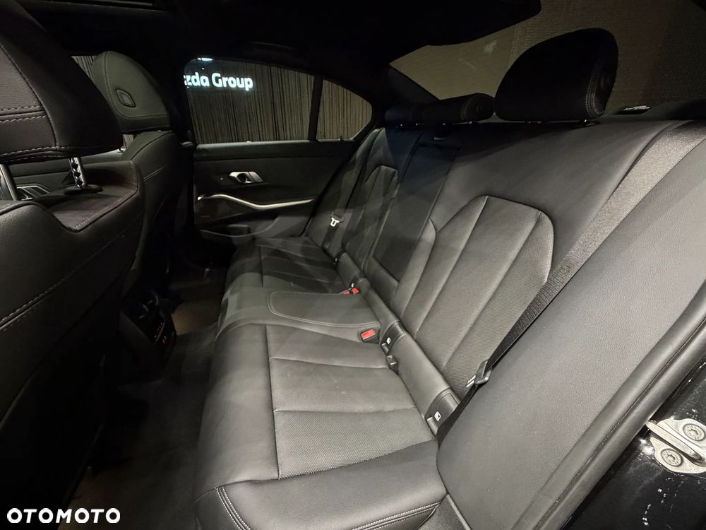 BMW Seria 3 330i xDrive M Sport sport - 14