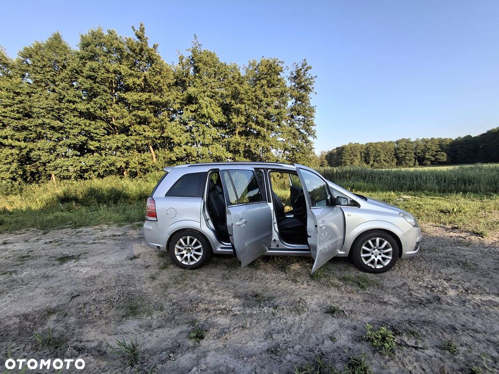 Opel Zafira 1.8 Cosmo - 4