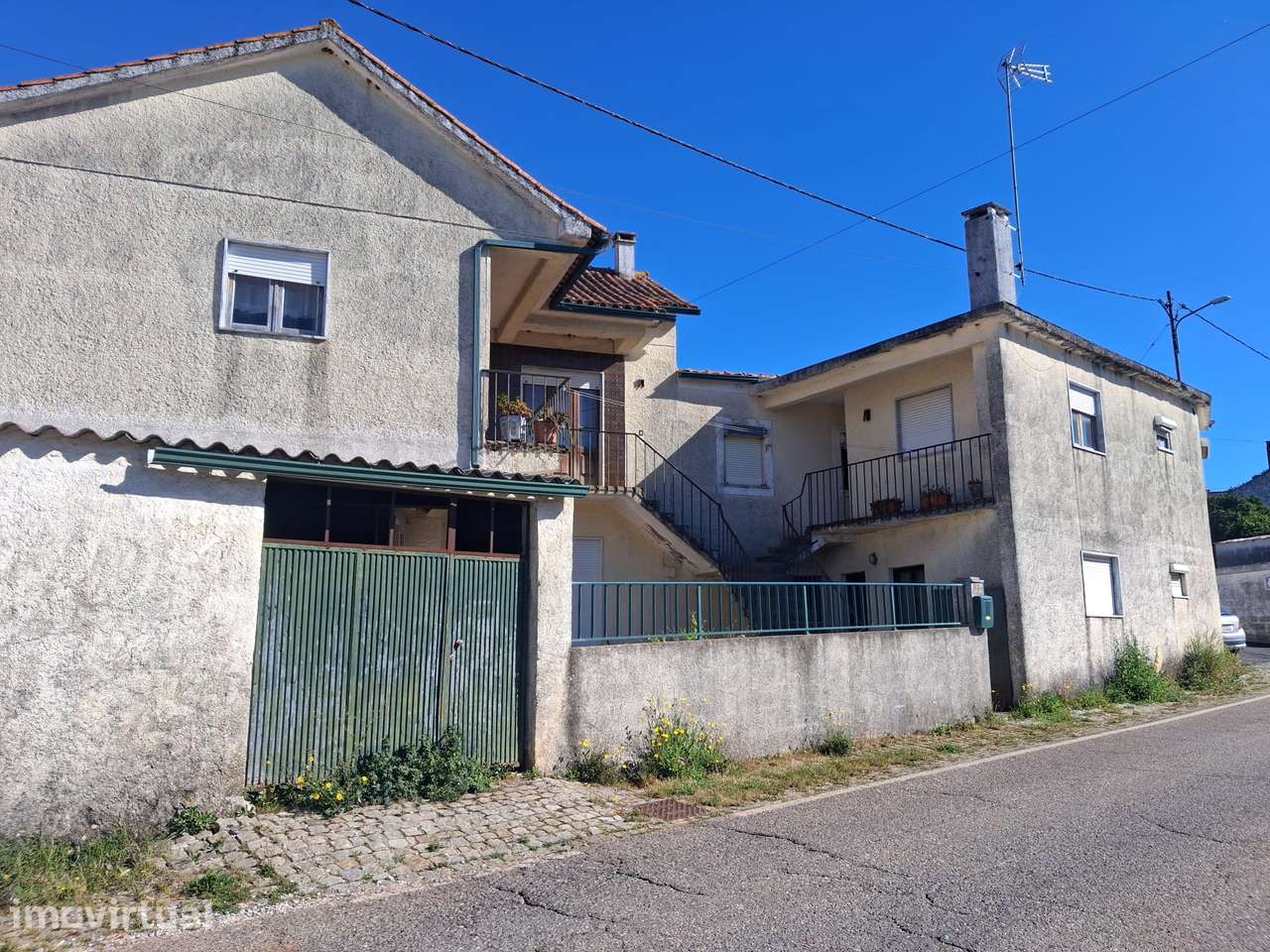 2 Moradias para Remodelação em Cernache - Grande imagem: 3/28
