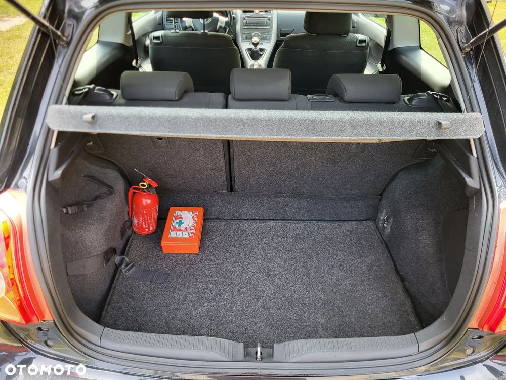 Toyota Auris 2.2 D-4D D-CAT - 7