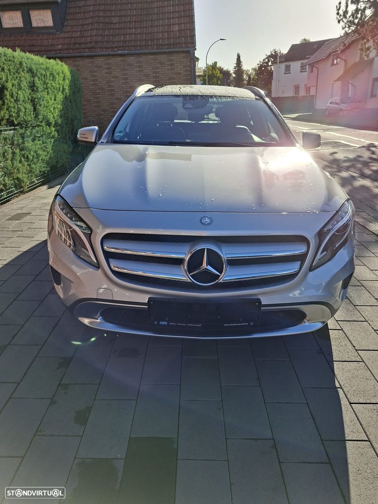 Mercedes-Benz GLA 220 d 4Matic 7G-DCT Urban - 8