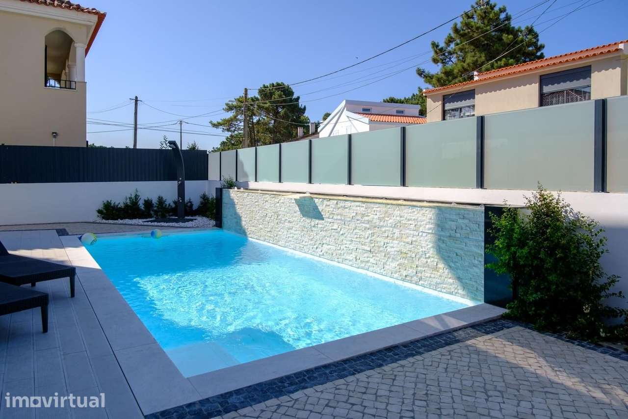 Moradia Isolada T4 com piscina, Aroeira, Almada - Grande imagem: 3/26