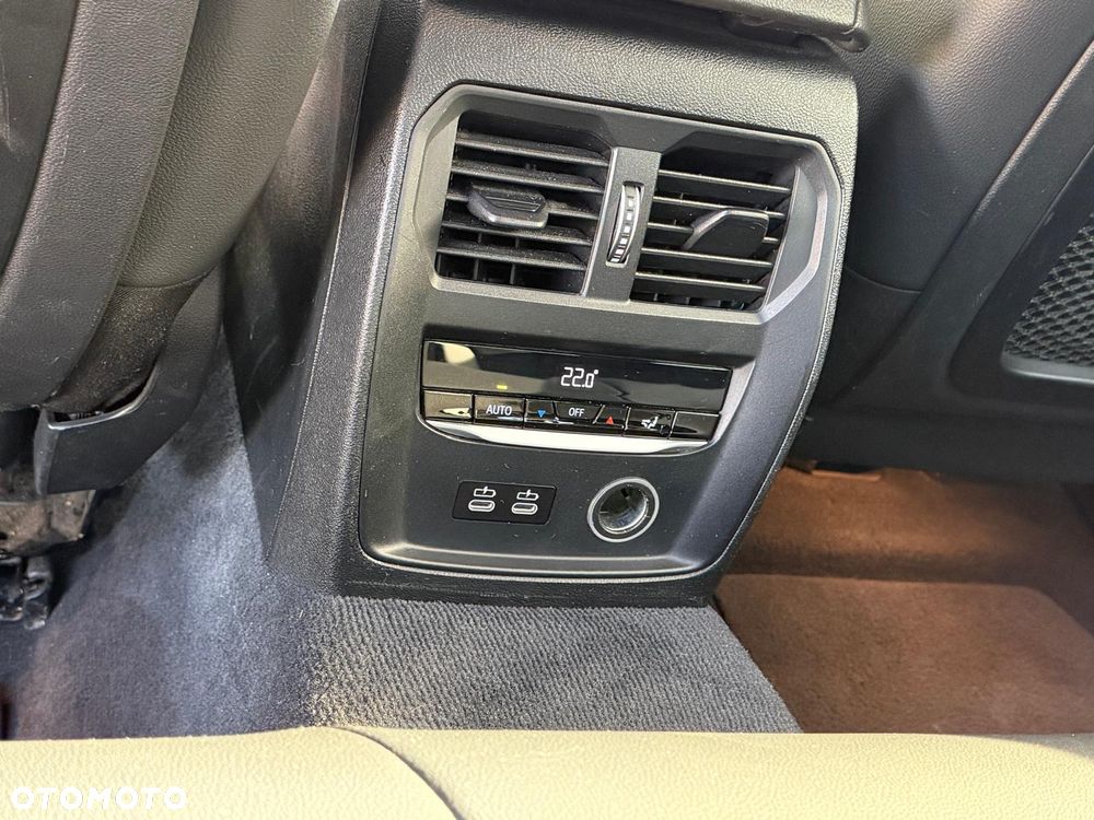 BMW Seria 3 320d xDrive M Sport - 8