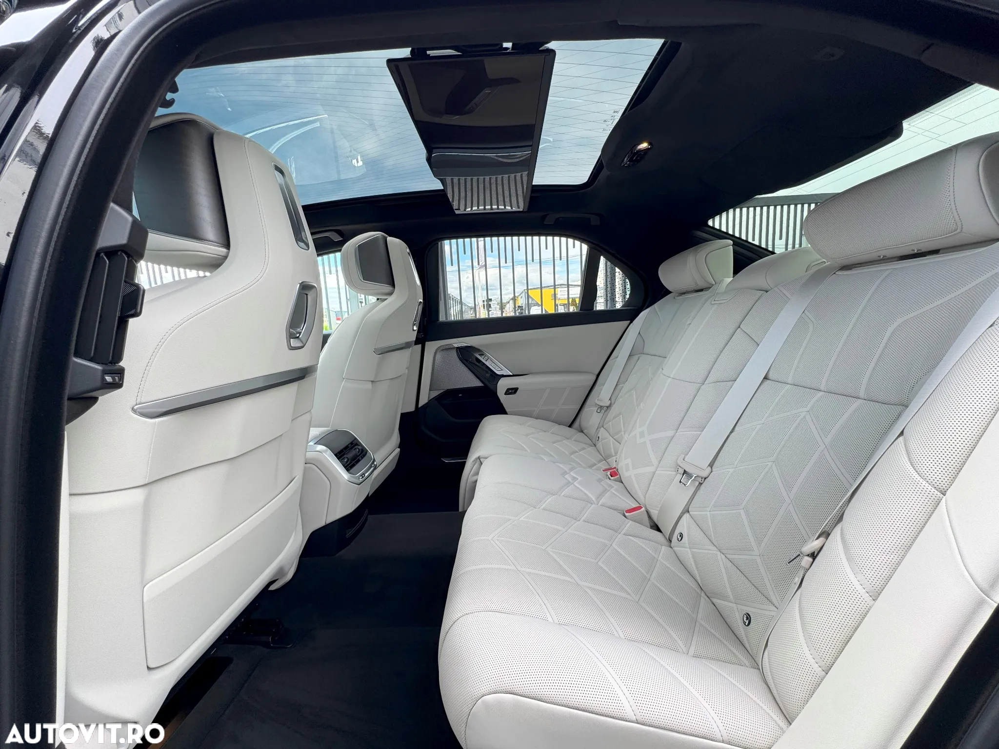 BMW Seria 7 740d xDrive MHEV - 10