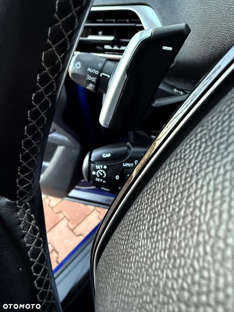 Peugeot 3008 1.5 BlueHDi Allure Pack S&S EAT8 - 29
