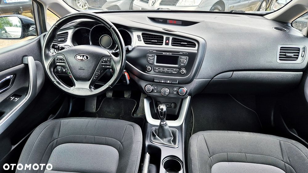 Kia Ceed 1.6 GDI Platinum Edition - 35