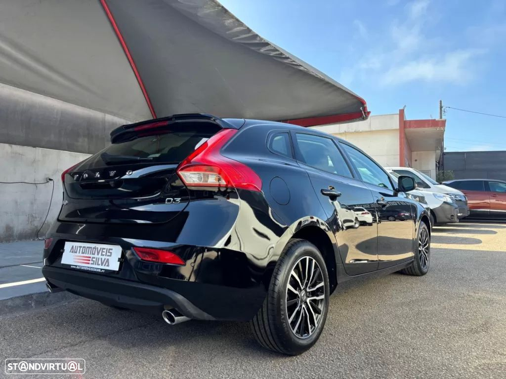 Volvo V40 2.0 D3 Momentum - 11