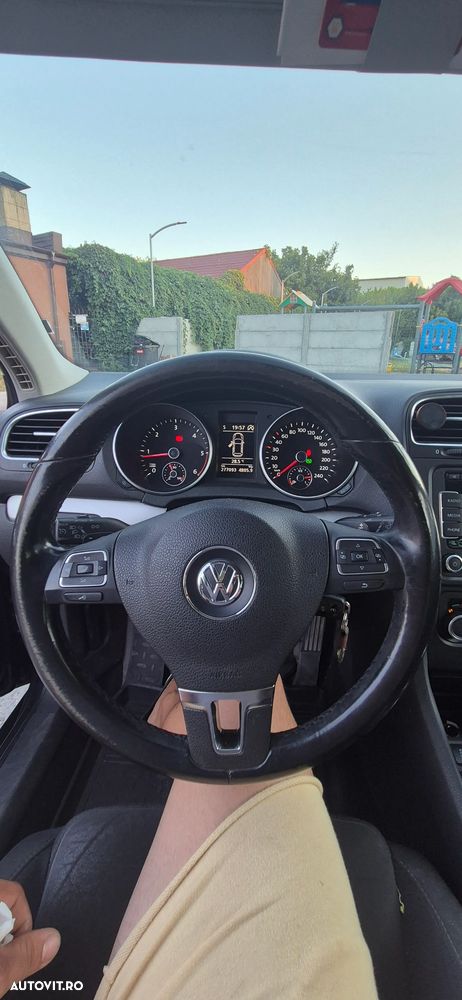 Volkswagen Golf 1.6 TDI BlueMotion Technology DSG Comfortline - 20