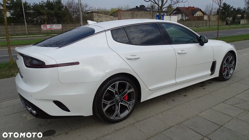 Kia Stinger - 2