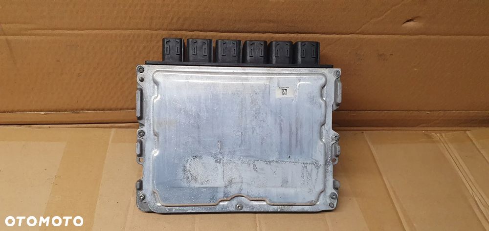 Komputer sterownik silnika BMW M5 G30 F90 550i 4.4 9468879 0261S21895 - 4