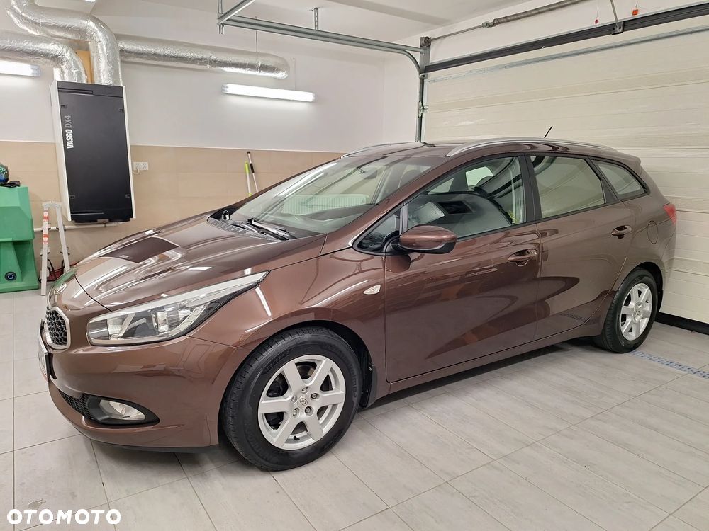 Kia Ceed 1.6 GDI Fifa World Cup Edition - 6