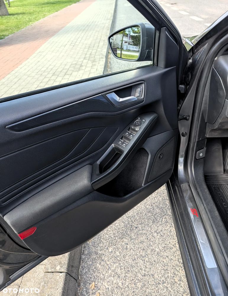 Ford Focus 1.5 EcoBlue ST-Line - 26