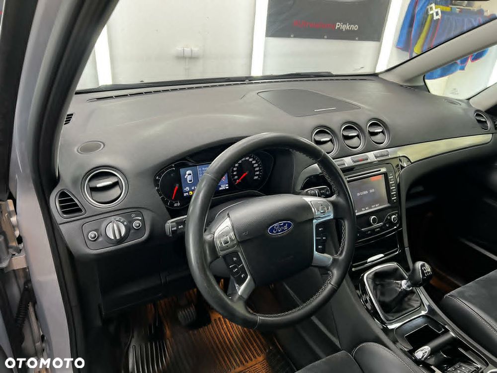 Ford Galaxy 2.2 TDCi DPF Titanium - 18
