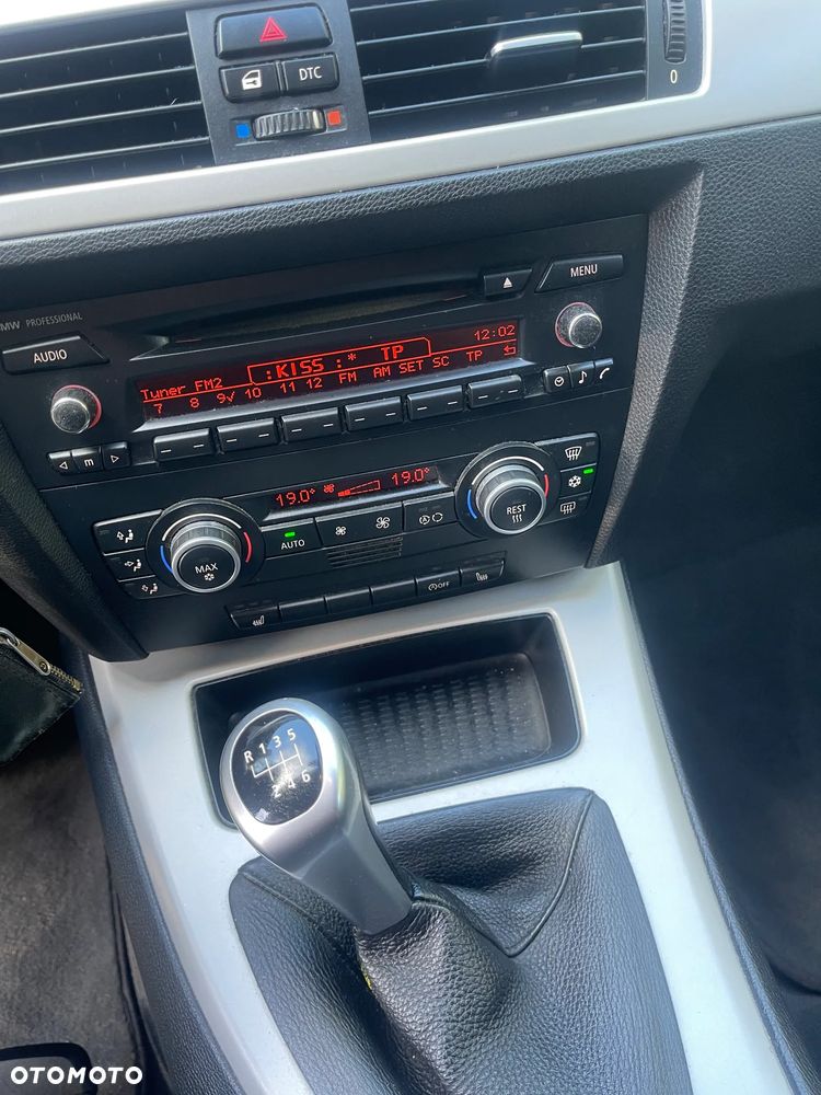 BMW Seria 3 318i Edition Lifestyle - 16
