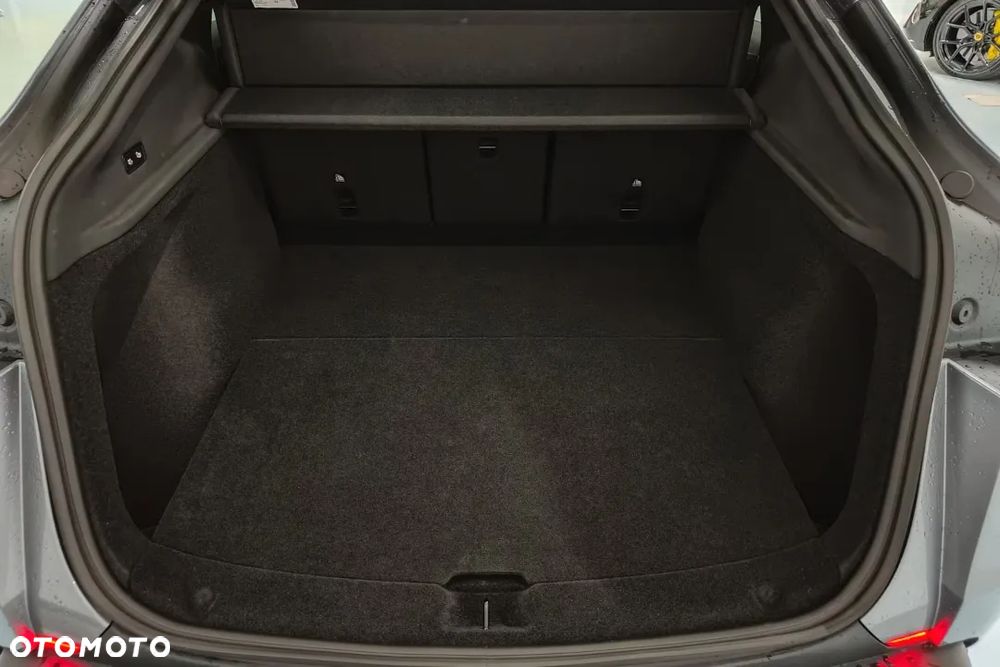 Tesla Y Long Range AWD - 18