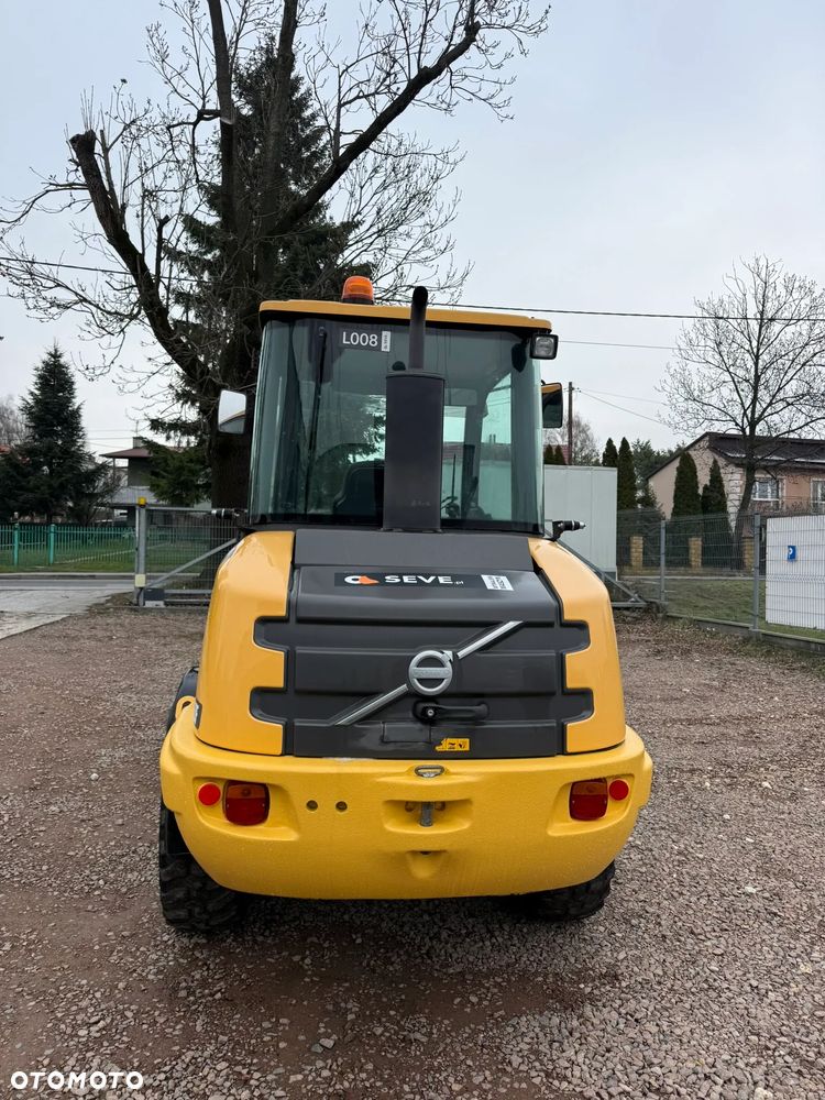 Volvo L 28 F - 5