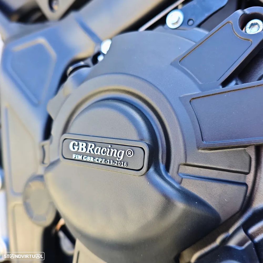 Honda CBR 650R - 11