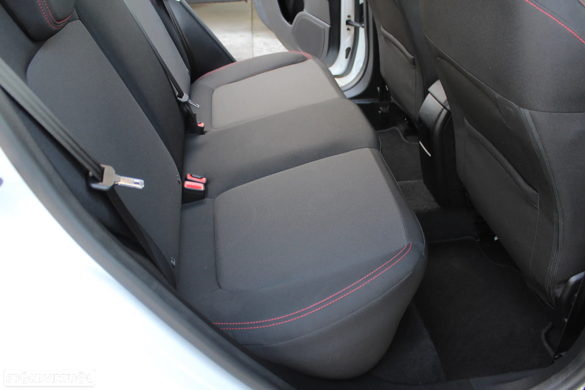 Ford Fiesta 1.0 EcoBoost ST-Line - 40