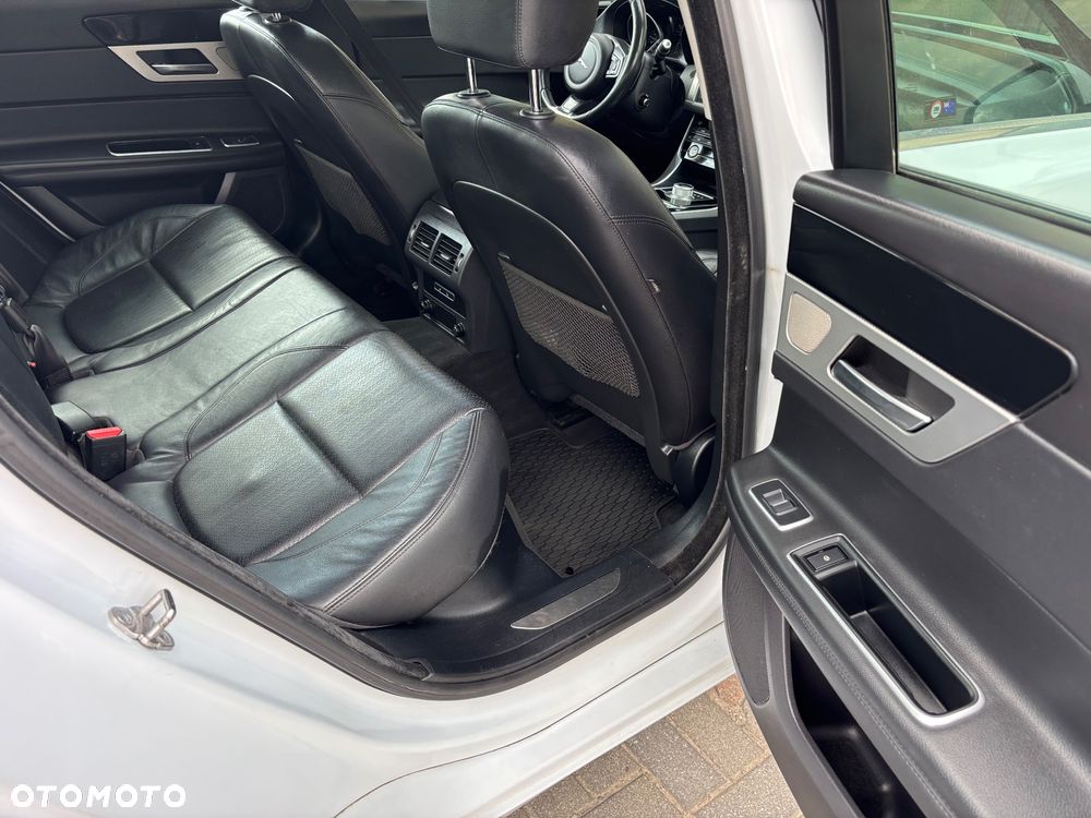Jaguar XF 2.0 i4D Prestige - 11