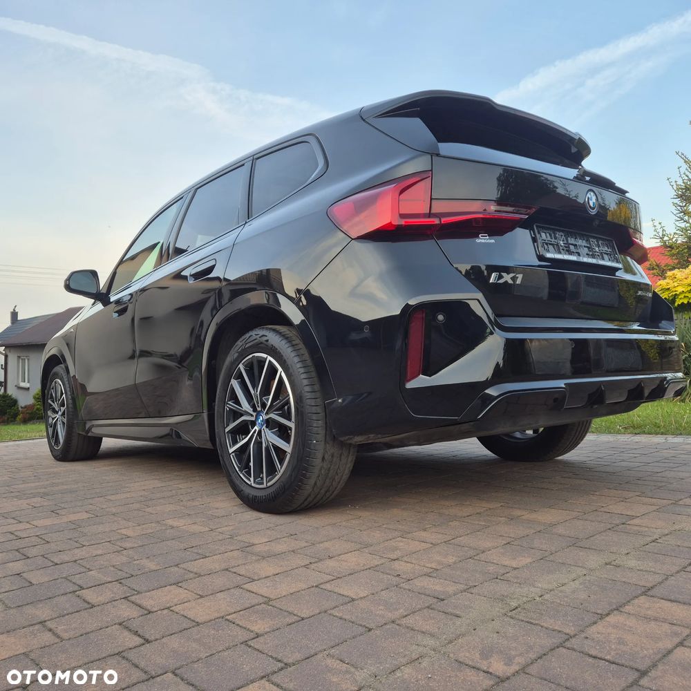 BMW iX1 xDrive30 M Sportpaket - 20