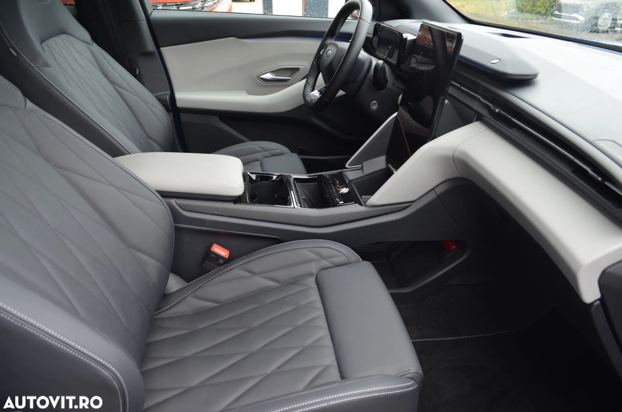 Ford Explorer AWD 79 kWh Extended Range Premium - 10