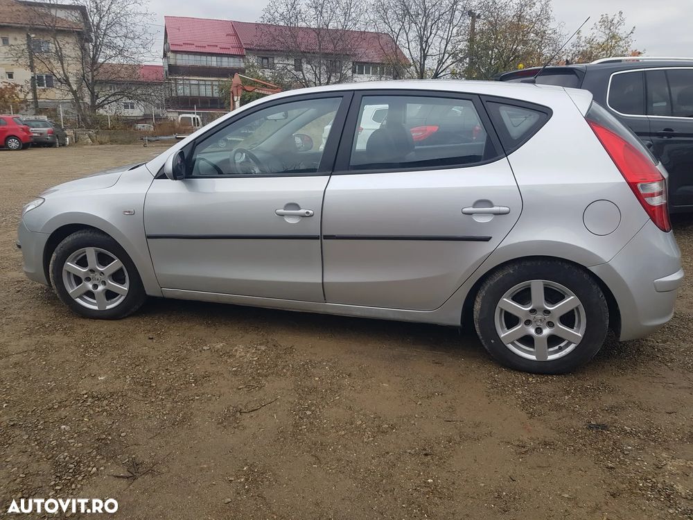 Hyundai i30 1.6 CRDI blue Comfort - 15